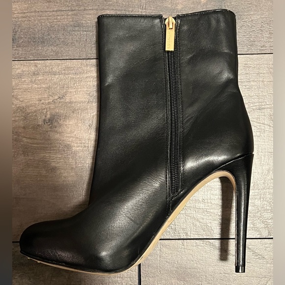 NWOT LOUISE ET CIE heel Booties! - Picture 13 of 17